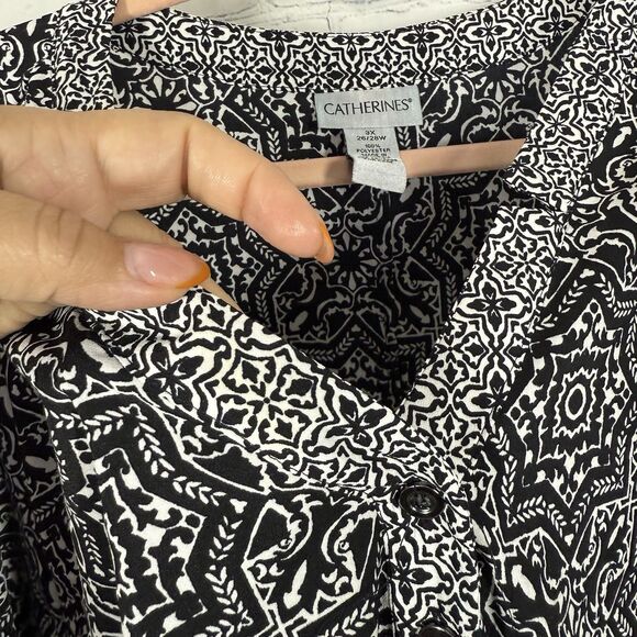 Catherines Tunic Blouse Women Plus 3X Black White Asymmetrical Hem Abstract Top - Picture 10 of 11